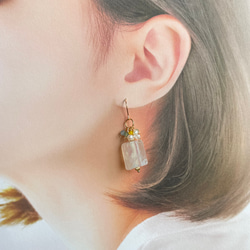 【14kgf /earring or pierce】氷柱＊オーロラクリスタルのクリアピアス＊鉱石シリーズ 3枚目の画像