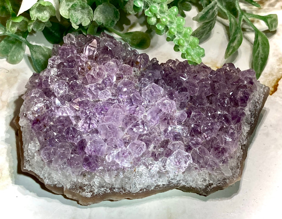 ゲーサイト内包˚✧₊⁎カルサイト共生　レインボーアメジスト　クラスター　原石 ゲーサイト内包˚✧₊⁎カルサイト共生 レインボーアメジスト クラスター 原石