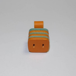プラグが折りたためない充電器のレザーケース　プラグカバー＆コードクリップ　Apple Anker 水色×オレンジ01 3枚目の画像