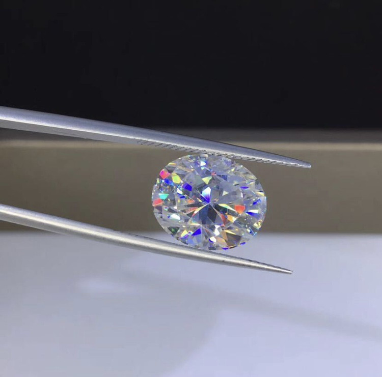 モアサナイト オーバルカット 3.5カラット