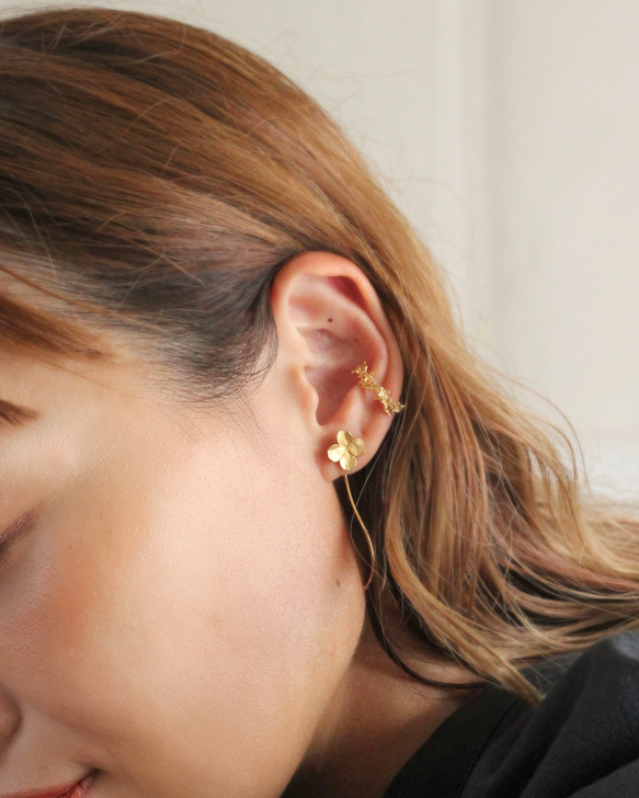 三葉草波浪耳環 第6張的照片