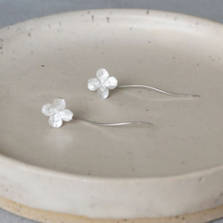 三葉草波浪耳環 第8張的照片