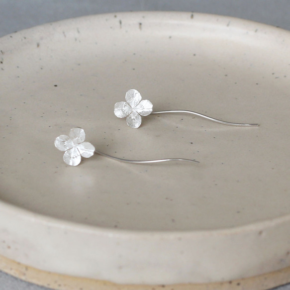 三葉草波浪耳環 第8張的照片