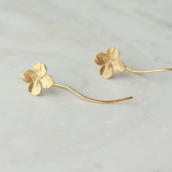 三葉草波浪耳環 第5張的照片