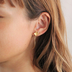 三葉草波浪耳環 第4張的照片