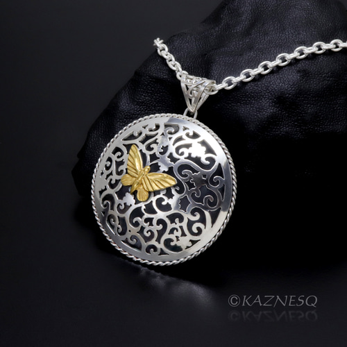 透かしの唐草模様の銀のペンダント ネックレス・ペンダント カズネスク