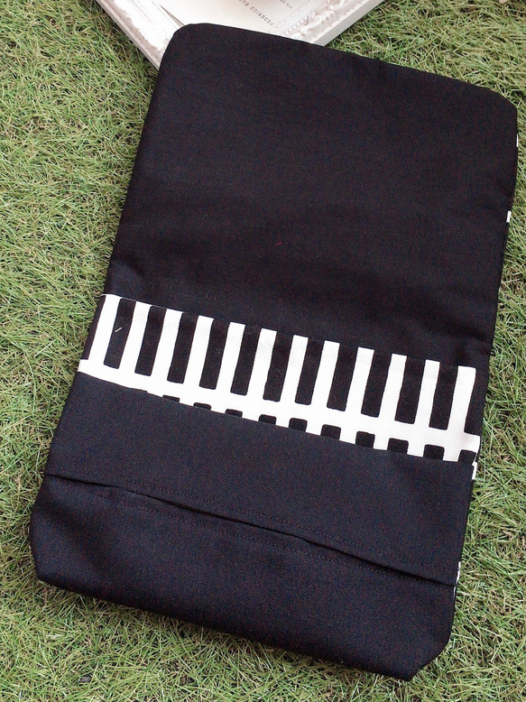 オトナの為の移動ポケット　シンプル　ストライプ　モノトーン　格子 2枚目の画像