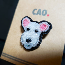 【ワイヤーフォックステリアのミニブローチ】～オートクチュール刺繍～チェコビーズ☆ギフト・プレゼントにも☆　 1枚目の画像