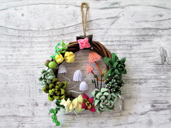 多肉植物ときのこのミニリース＊つまみ細工＊エケベリア リース