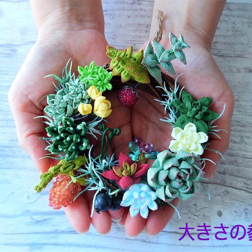 多肉植物ときのこのミニリース＊つまみ細工＊エケベリア リース