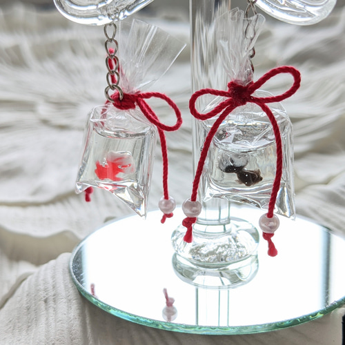 値下げ】揺れる金魚すくいピアス／イヤリング ピアス（フック 