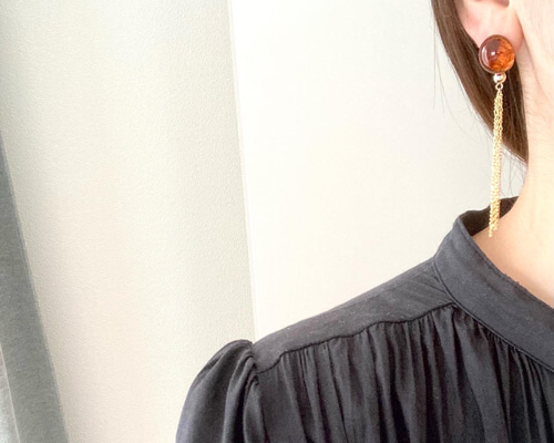 172*ハンドメイド*グリーンカボション レースタッセル べっ甲 ピアス