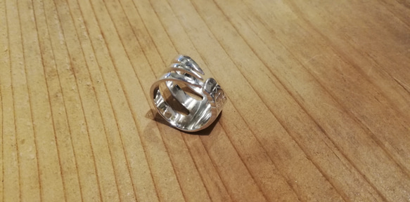 它看起來像一個美麗的三串現代戒指......日本古董銀叉的翻新戒指_0787 第6張的照片