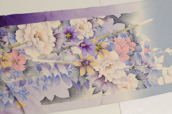 正絹　紫花柄振袖見本はぎれ　1.2m 和小物、つまみ細工などに 3枚目の画像