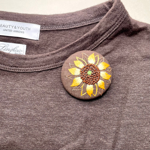 ひまわり 刺繍ブローチ 絹糸と茶金糸の日本刺繍 ブローチ りん