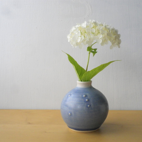 【花瓶】　手描き 花模様が素敵 星模様の一輪挿し 8 水色 一輪挿し・花瓶・花器 ささ工房 通販