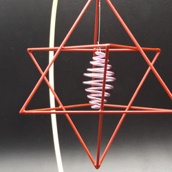 マカバ  レッド テスラ二重渦巻コイル 神聖幾何学 波動調整装置 地場調整 瞑想 2枚目の画像