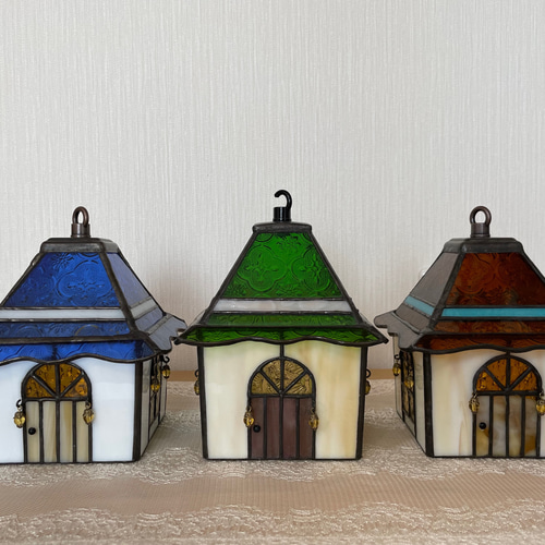 ステンドグラス　ハウスランプ　石造りの家 0_ea97298da720058098b46f388df0