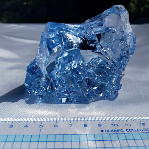 虹入り 不思議なブルー ずっしり大きめ アンダラクリスタル 青