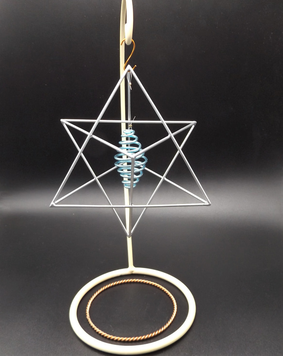 マカバ  シルバー テスラ二重渦巻コイル 神聖幾何学 波動調整装置 地場調整 瞑想 3枚目の画像