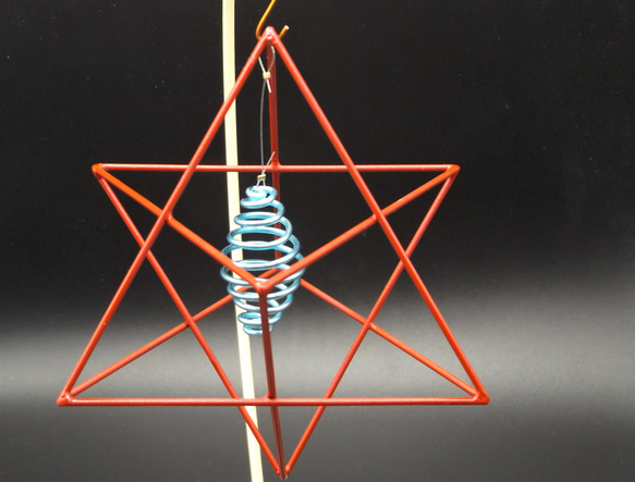 マカバ  レッド テスラ二重渦巻コイル 神聖幾何学 波動調整装置 地場調整 瞑想 2枚目の画像