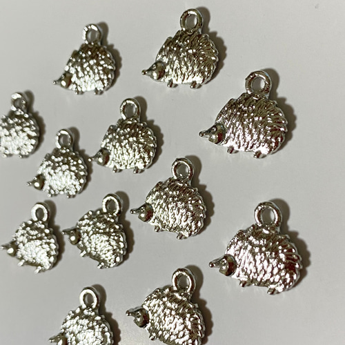 87 【送料無料】ハリネズミチャーム シルバー14個 チャーム Yre 通販  