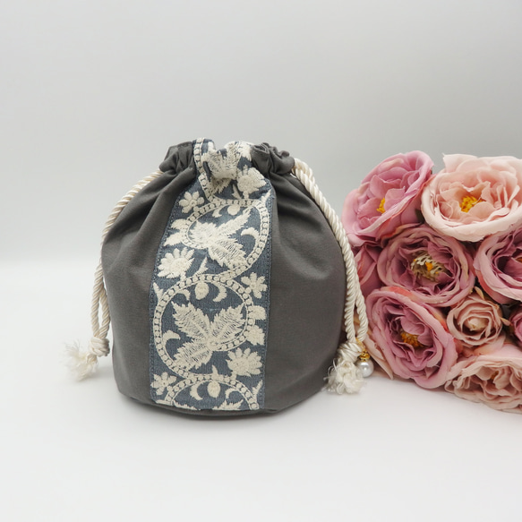 インド刺繍リボン巾着 1枚目の画像