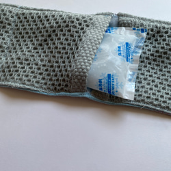 保冷剤ポケット付き　ネッククーラー　子供用　ネクタイ風　ダブルガーゼ　ペッパピッグ　ブルー 2枚目の画像