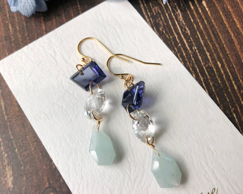 14kgf＊ミルキーアクアマリンとアイオライトのピアス ピアス（フック