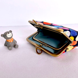 バルーンで遊ぶ動物の赤ちゃん柄の親子がま口財布＊紺＊ 4枚目の画像