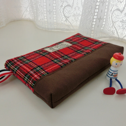 通帳入れスリムポーチ（タータンチェック赤） ポーチ Karl 通販