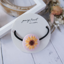 ひまわり刺繍2.2センチくるみボタンヘアゴム2点&5センチヘアピン ひまわり刺繍2.2センチくるみボタンヘアゴム2点&5センチヘアピン