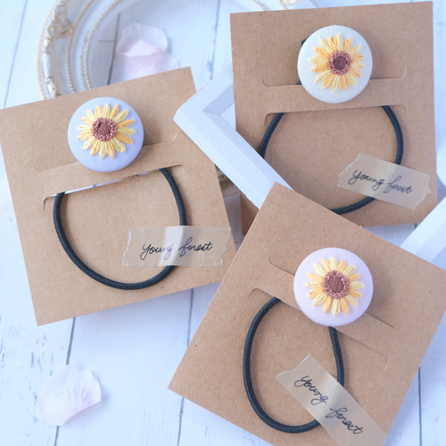 ひまわり刺繍2.2センチくるみボタンヘアゴム2点&5センチヘアピン ひまわり刺繍2.2センチくるみボタンヘアゴム2点&5センチヘアピン