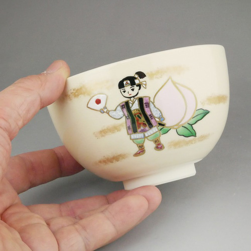 小茶碗 日本昔話 桃太郎 宝泉◇商品番号 12594 茶碗・めし碗 小茶碗 日本昔話 桃太郎 宝泉◇商品番号 12594 茶碗・めし碗