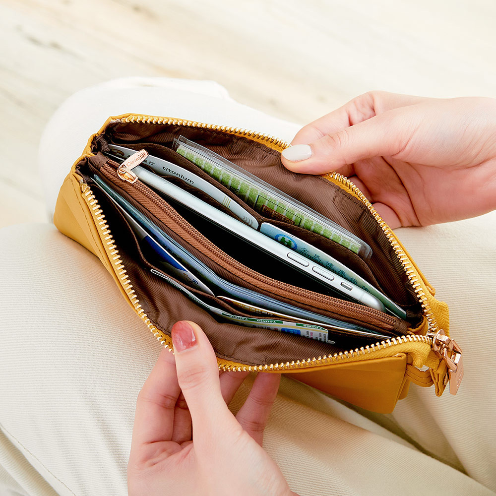 黒 Karan Donna 収納袋付き 長財布