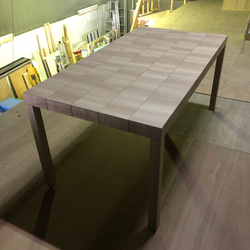 ダイニングテーブル　木目化粧板仕上げ 1枚目の画像