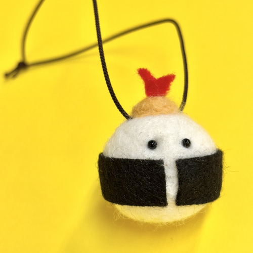 天むすのストラップ】 羊毛フェルト キーホルダー チャーム 傘マーカー