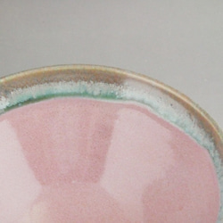 ◆商品番号　1338 ピンク織部縁平茶碗　林山 4枚目の画像