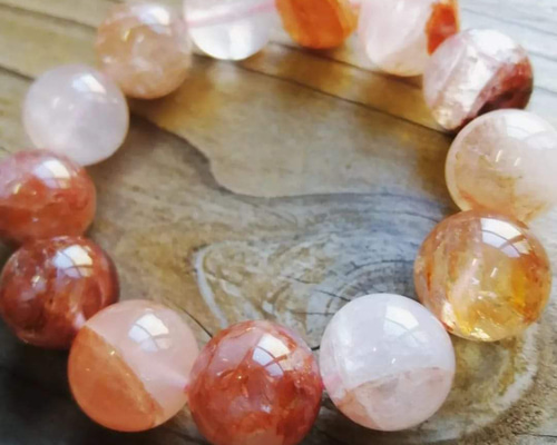 キラキラサンストーンとマニカラン水晶のアシンメトリーブレスレット14kgf 楽天市場】マニカラン水晶 AAAランク 薄ピンク 14mm ブレスレット