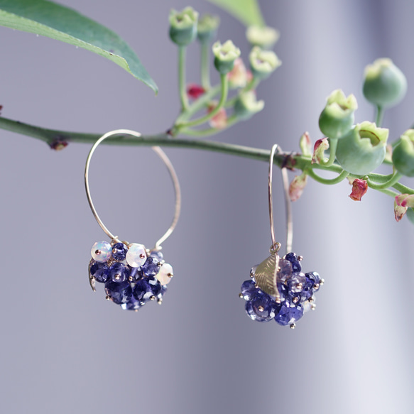 ☆用最好的堇青石和蛋白石製成的藍莓耳環〜Blueberry 第8張的照片
