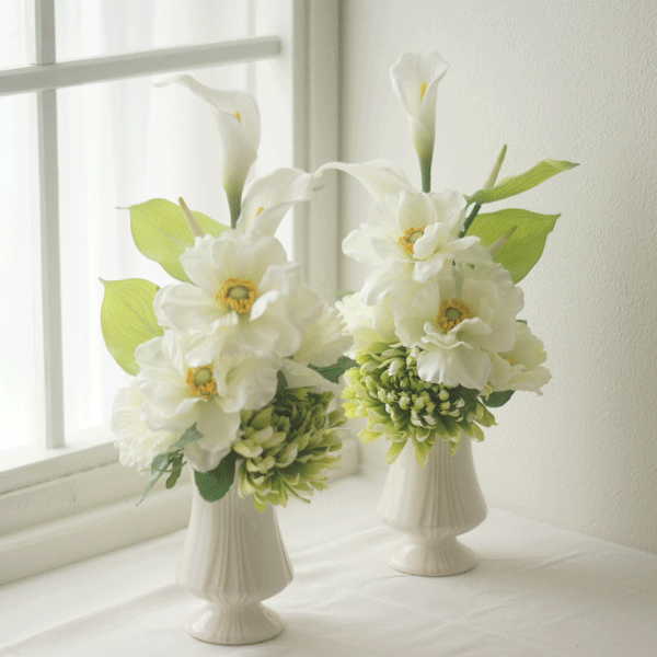 【仏花】アンスリウムとカラーとアネモネ　ご自宅の花立てに飾って頂けるブーケタイプです。 4,150円
