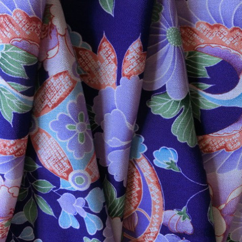 古布＊正絹錦紗縮緬＊紫地に鶴・お宝・花々＊35x130cm＊はぎれ