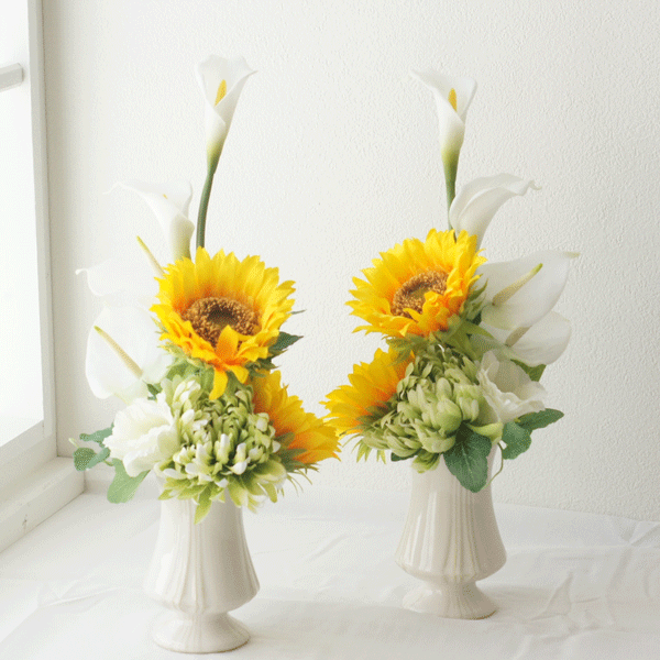 【仏花】ご自宅の花立てに飾って頂ける仏花、アンスリウムとカラーとひまわり