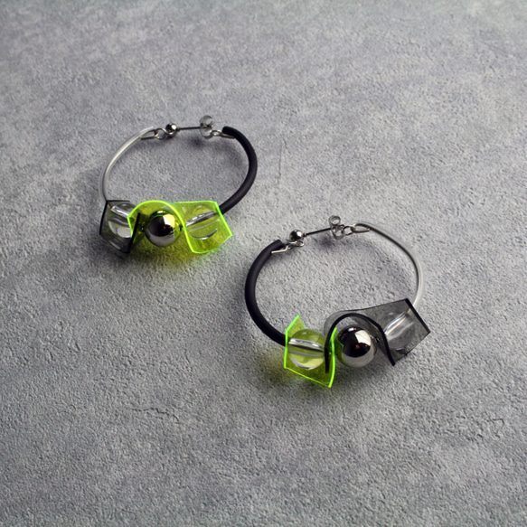 F&B hoop ピアス　Black×Neon yellow 1枚目の画像