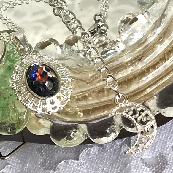１９５０年代  西ドイツ製 vintage glass ブルーフラッシュ  necklace 3枚目の画像