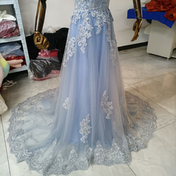 可愛清爽溫柔的藍色連身裙，精緻蕾絲，絲帶裙裾，新娘/婚禮/餘興派對 第11張的照片