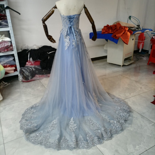 可愛い 爽やかで優しいブルー カラードレス 繊細レース リボントレーン  