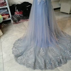 可愛清爽溫柔的藍色連身裙，精緻蕾絲，絲帶裙裾，新娘/婚禮/餘興派對 第5張的照片
