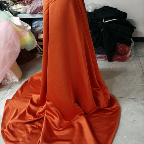 ミニマリズム テラコッタ色 パーティードレス 光沢サテン ワンピース  