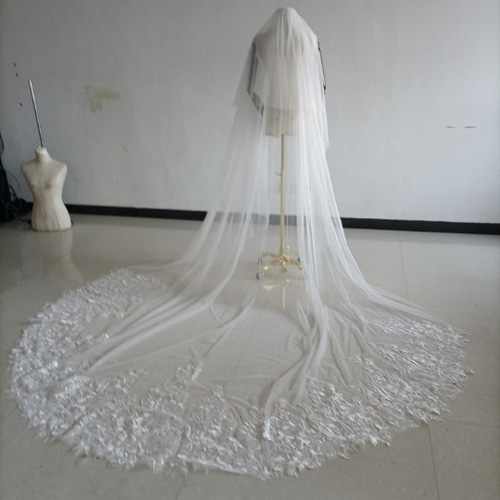 ウェディングドレス新品在庫処理！激安！ロングベール ホワイト 高級刺繍 ソフトチュール 花嫁